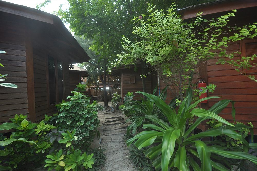 Baia Baia Resort Phi Phi Don Exterior photo